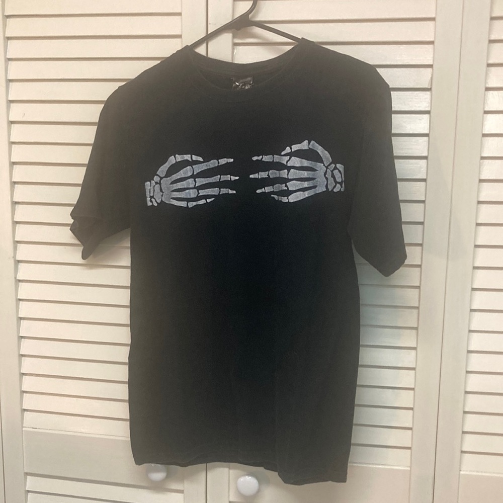 T-shirt, black